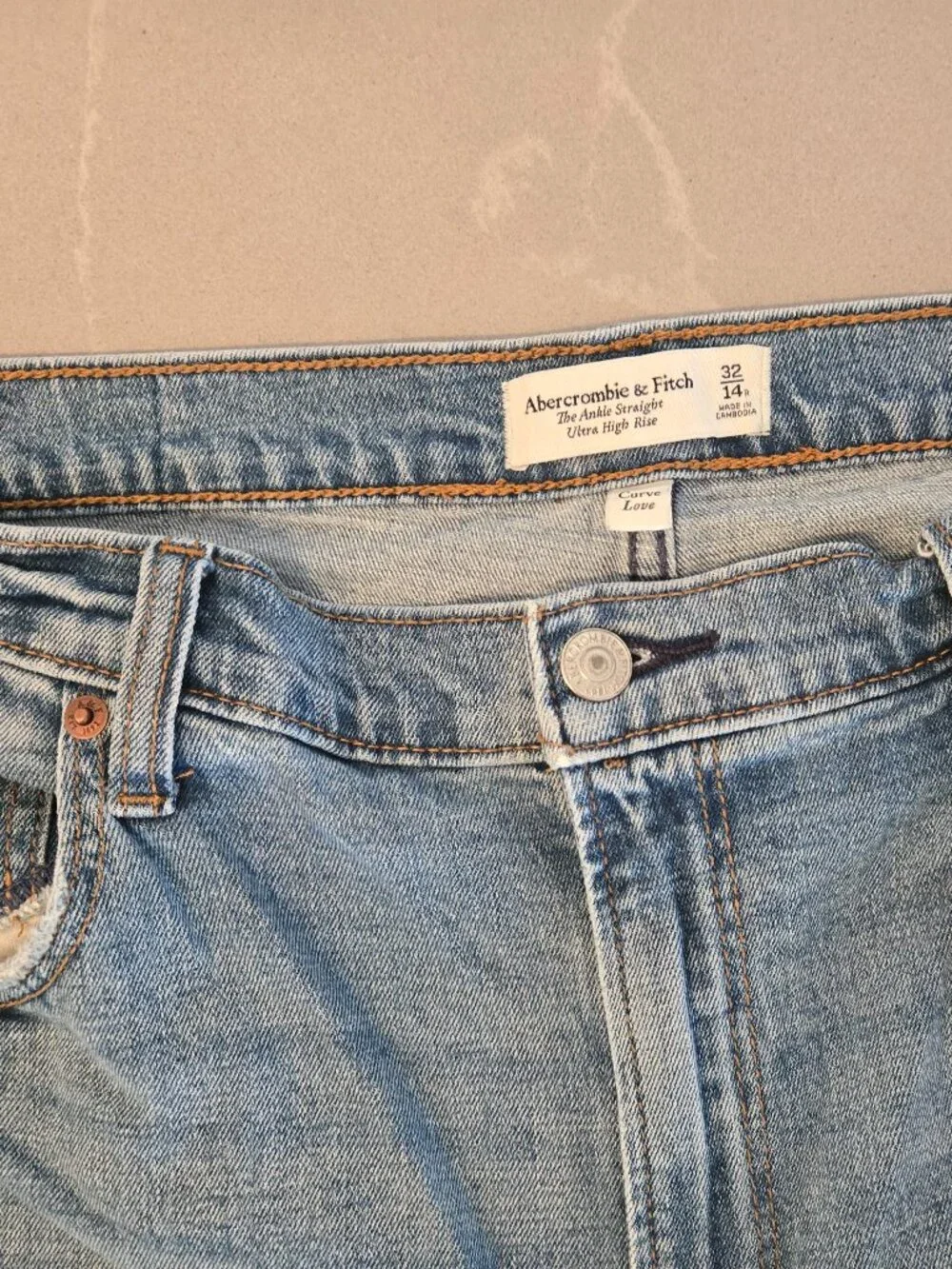 Abercrombie & Fitch Curve Love Ultra High Rise Ankle Straight Jean 32/14 - Picture 4 of 4